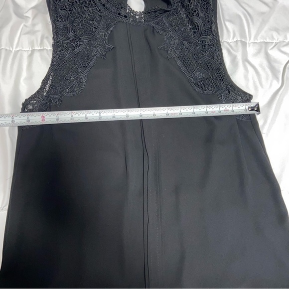 BB Dakota Sleeveless Black Blouse Lace Back Size Medium - Picture 5 of 6